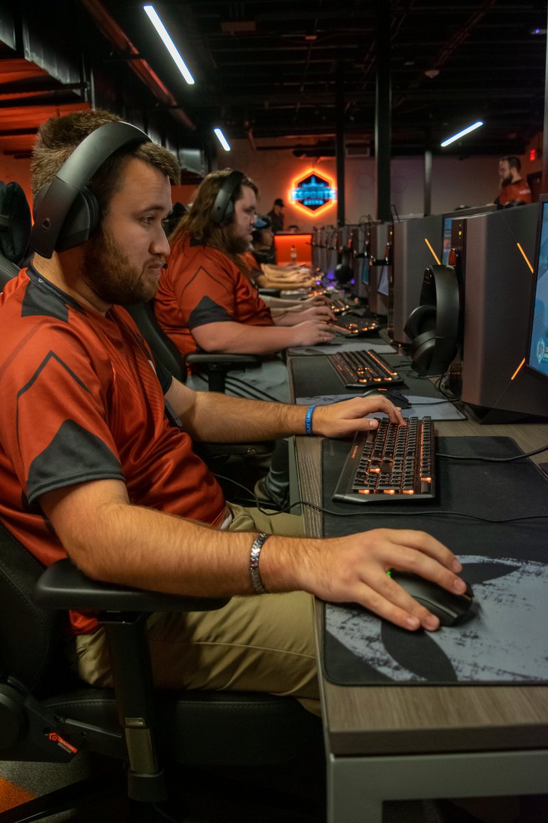 OU Esports is set for the competitive season, with new teams, big changes in existing titles, and another year of competitions against Texas and OSU. Read about the Fall 2022 Preview by Rae Machado <a href="/ThatOneParadox_/">Rae Machado</a>: sooneresports.org/2022/09/23/fal…

#BoomerSooner #OUEsports #SoonerEsports