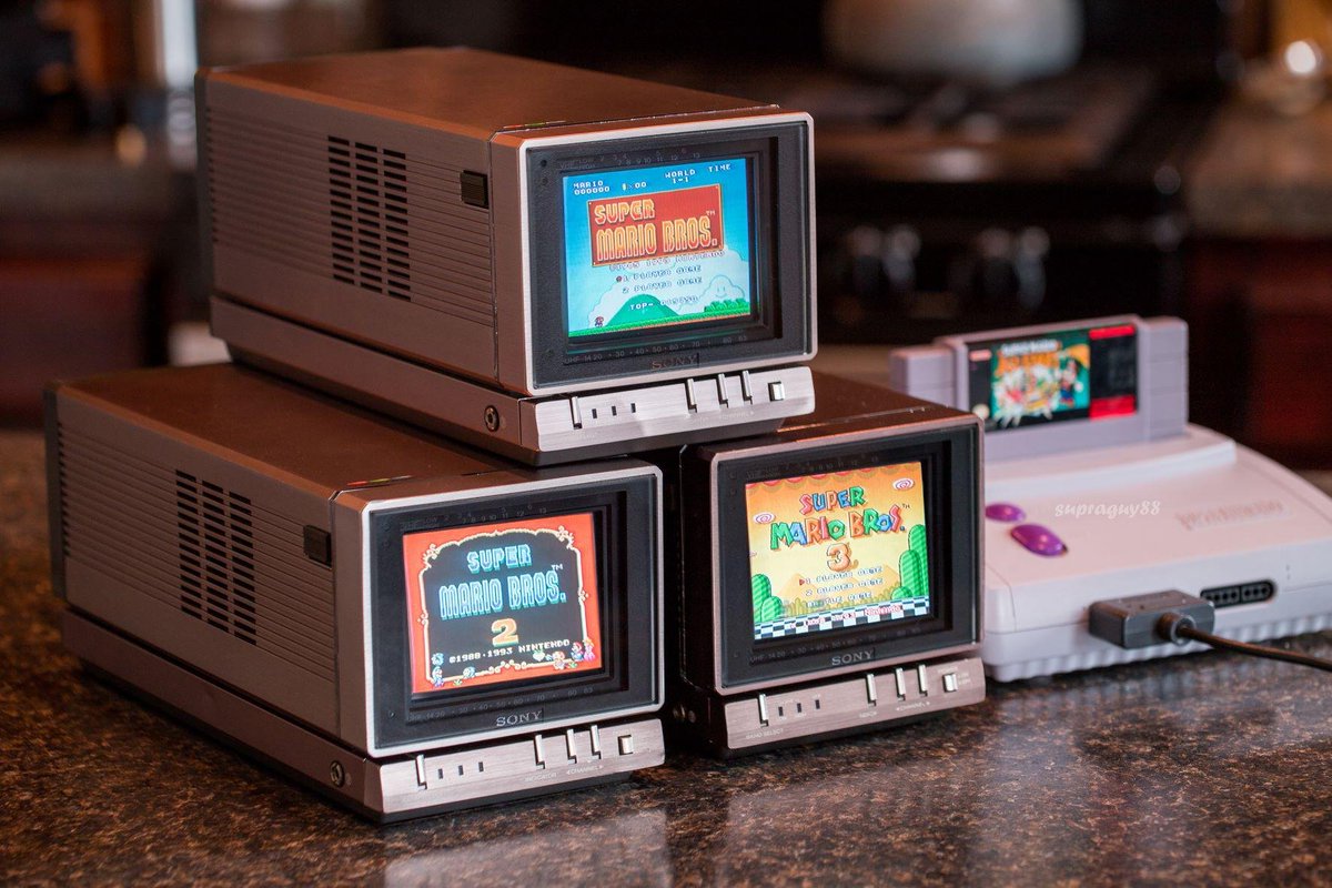 CommodoreBlog's tweet photo. Sony KV-4000. (1980) https://t.co/1LoFNUawgu