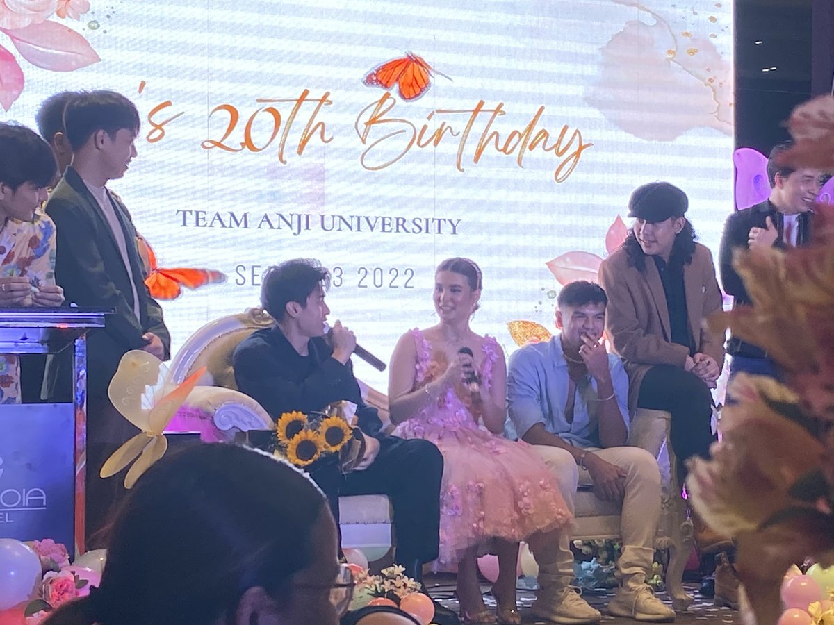 pjcalingo's tweet photo. Na-lowbat first sight! 🎂🎉 https://t.co/u0EgxXDgIb