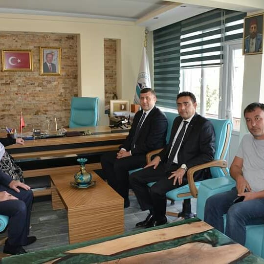 Milliyetçi Hareket  Partisi Kayseri Milletvekili Sn Mustafa Baki ERSOY belediye Başkanımız Zeynep GÜNEŞ AKGÜN'ü  makamında ziyaret eden MHP Kayseri Milletvekili Sn.Mustafa Baki ERSOY ilçe hakkında bilgi aldı Belediye Başkanımız Zeynep GÜNEŞ AKGÜN ziyaretten memnuniyetini belirtti