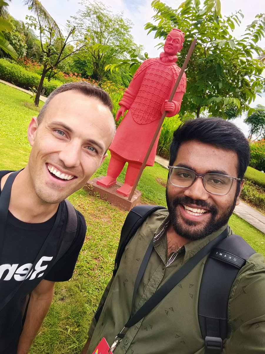 Met <a href="/kentcdodds/">Kent C. Dodds ⚡</a> today <a href="/react_india/">React India 🇮🇳</a>, just an epic person alike his courses

#reactindia2022