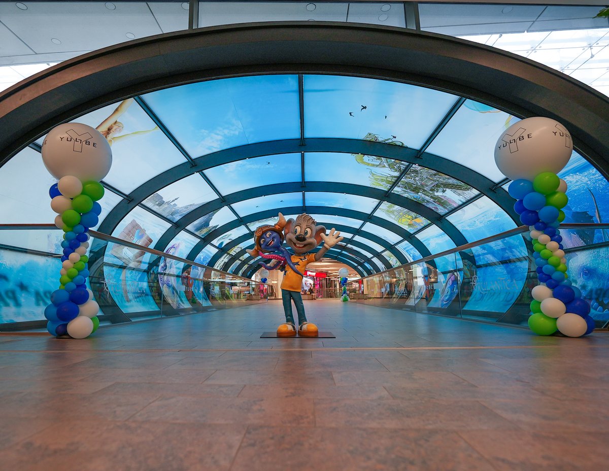 europa_park's tweet photo. Es ist soweit! Heute feiern wir die Eröffnung des neuen @yullbe_official GO Flagship-Stores im Q6 Q7 in #Mannheim! 🥳 Mit 7 #YULLBEGO Erlebnissen könnt ihr euch dort von nun an in aufregende, virtuelle Welten stürzen! 🤩 https://t.co/lhlWyLSE68