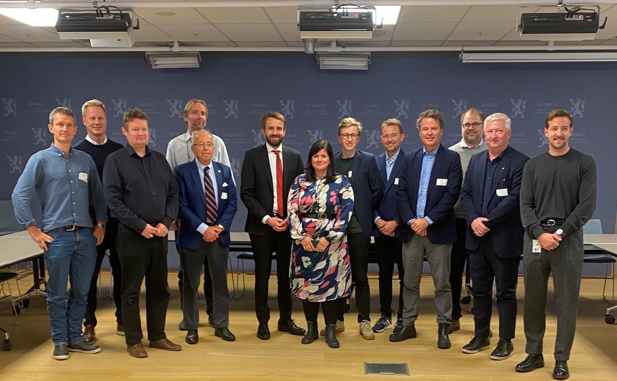 Vi møtte næringsminister Vestre for å gi noen overordnede innspill til enkelte tema for den kommende mineralstrategien. Det haster å få på plass ordninger for statlig risikoavlastning, økt offentlig koordinering og kortere saksbehandling