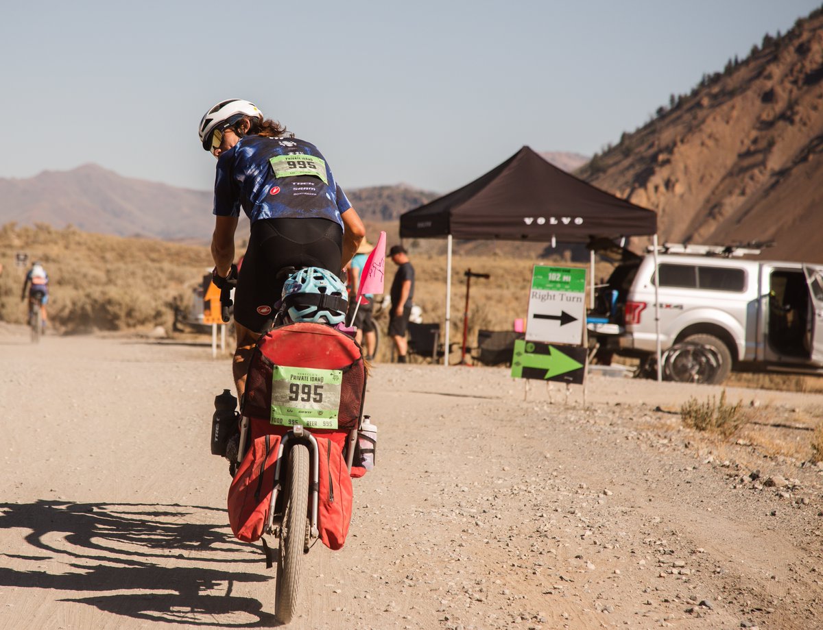 TrekRaceShop's tweet photo. "Dad, I want to ride to Idaho."

With those words, Kiel Reijnen's 5-year-old daughter sparked the 102-mile ride of a lifetime. 

This is the story of Kiel and EmmyLou, and how they supported @PowerOfBicycles on one incredible adventure: https://t.co/aofOdQw0Bn https://t.co/OKsQ7PlJSy