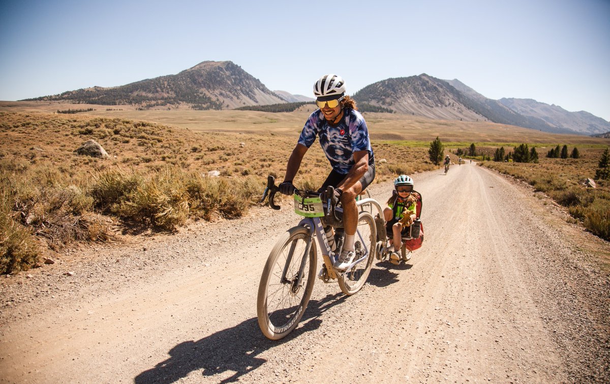 TrekRaceShop's tweet photo. "Dad, I want to ride to Idaho."

With those words, Kiel Reijnen's 5-year-old daughter sparked the 102-mile ride of a lifetime. 

This is the story of Kiel and EmmyLou, and how they supported @PowerOfBicycles on one incredible adventure: https://t.co/aofOdQw0Bn https://t.co/OKsQ7PlJSy