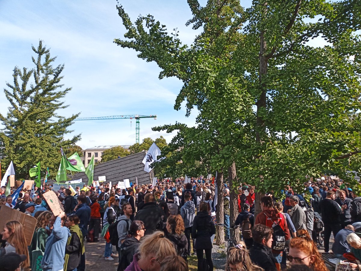 Thousands for Future in Berlin #globalstrike2022sep