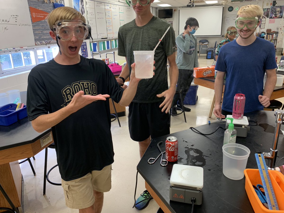 ThBryceisRight_'s tweet photo. AP Physics 2 students learning about the effects of atmospheric pressure on soda cans 🔥🥤♻️ #APphysics2 #HendersonScience #iamwfisd #ROHOScience https://t.co/8frulzBe9u