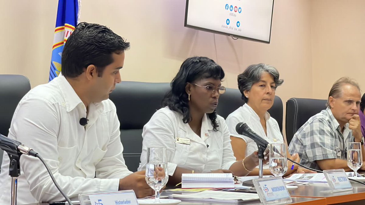 Durante el encuentro se presentan las actividades centrales por el 75 aniversario de la <a href="/UOCuba/">Universidad de Oriente</a>, entre las cuales destacan la entrega del Título Doctor Honoris Causa, de las   Condiciones especiales de Profesor Emérito, Profesor Invitado y Profesor Consultante, entre otras.
#75UO