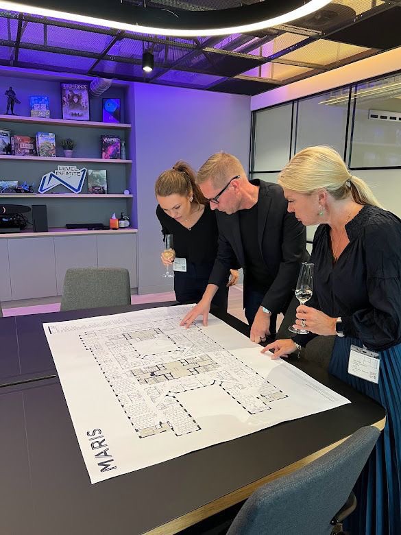 SharkmobGames's tweet image. Thank you to everyone who joined for the Grand Opening of Sharkmob #London on 80 Strand in Covent Garden. We'd like to extend a special thanks to Mikaela Kumlin Granit, Ambassador of @swedeninuk for helping us inaugurate our new studio, with space to grow to 250 developers.