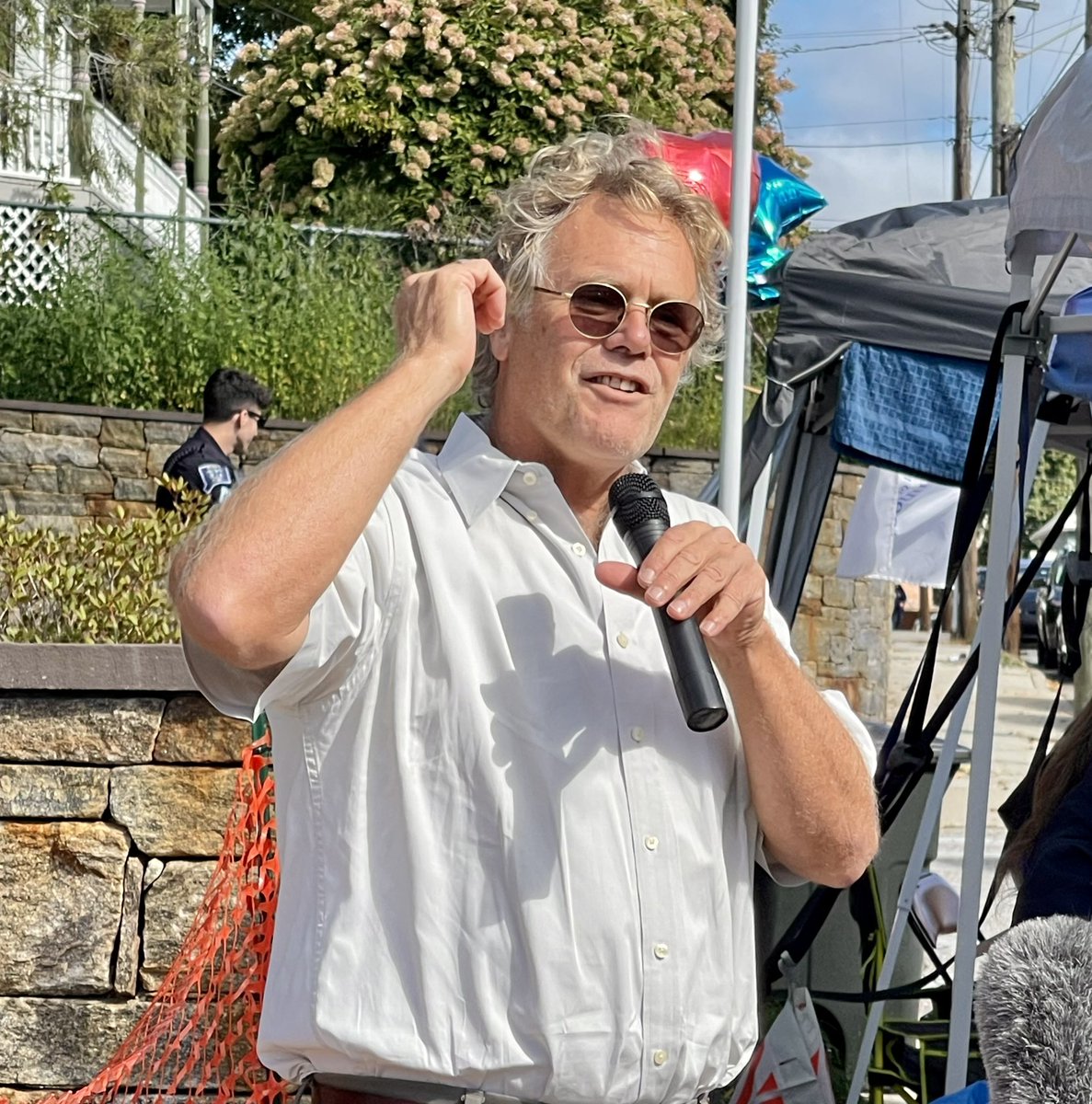 AFTCT's tweet photo. #WindhamCT Mayor Tom DeVivo urges @HartfordHealthC execs, @WindhamHosp mgmt to settle dispute & prevent another #strike; "our town council wants our caregivers at the bedside serving community." #PatientsBeforeProfits #HOPEUnions @AFTUnion @AFTHealthcare @AFLCIO @ConnAFLCIO https://t.co/usHzOYLbll