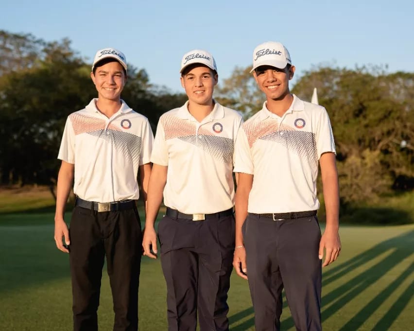 apgolfoficial's tweet photo. 🙌 Iniciando la tercera ronda del Campeonato Sudamericano Pre Juvenil de Golf los equipos líderes en primer, segundo y tercer lugar

⛳ Categoría equipo caballeros

🏌️‍♂️Paraguay
🏌️‍♂️Chile
🏌️‍♂️Colombia https://t.co/dliK06mDg8