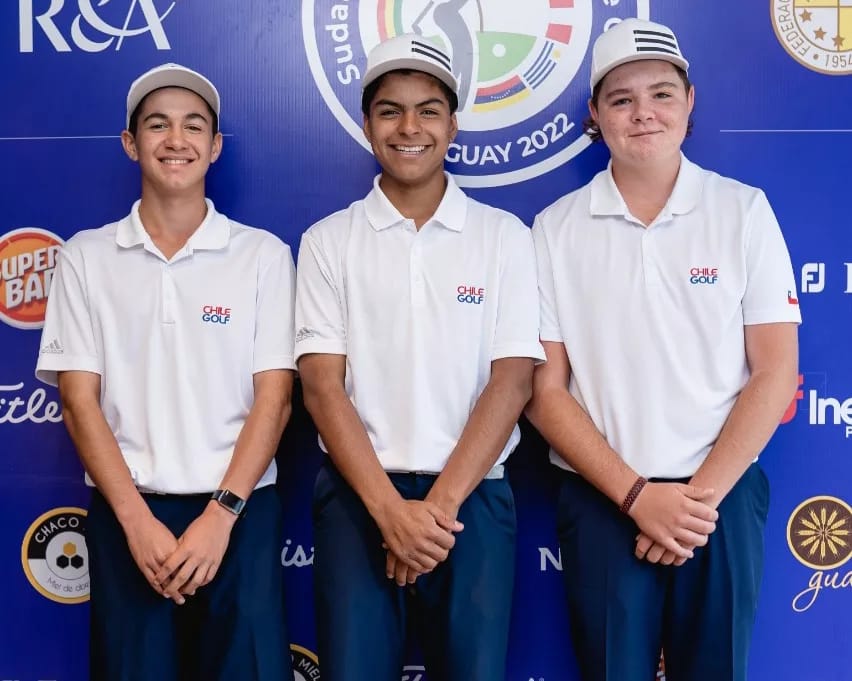 apgolfoficial's tweet photo. 🙌 Iniciando la tercera ronda del Campeonato Sudamericano Pre Juvenil de Golf los equipos líderes en primer, segundo y tercer lugar

⛳ Categoría equipo caballeros

🏌️‍♂️Paraguay
🏌️‍♂️Chile
🏌️‍♂️Colombia https://t.co/dliK06mDg8