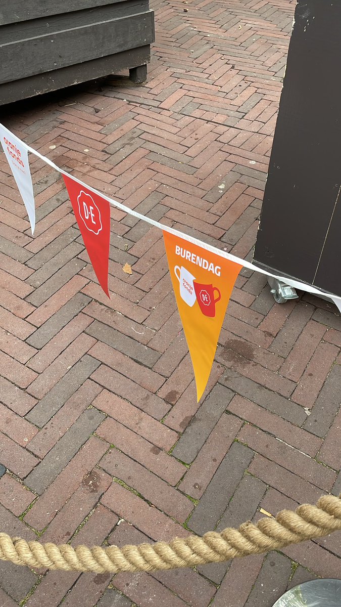 Mooie opkomst in centrum waar burendag gevierd word als de “VrijMidBo”