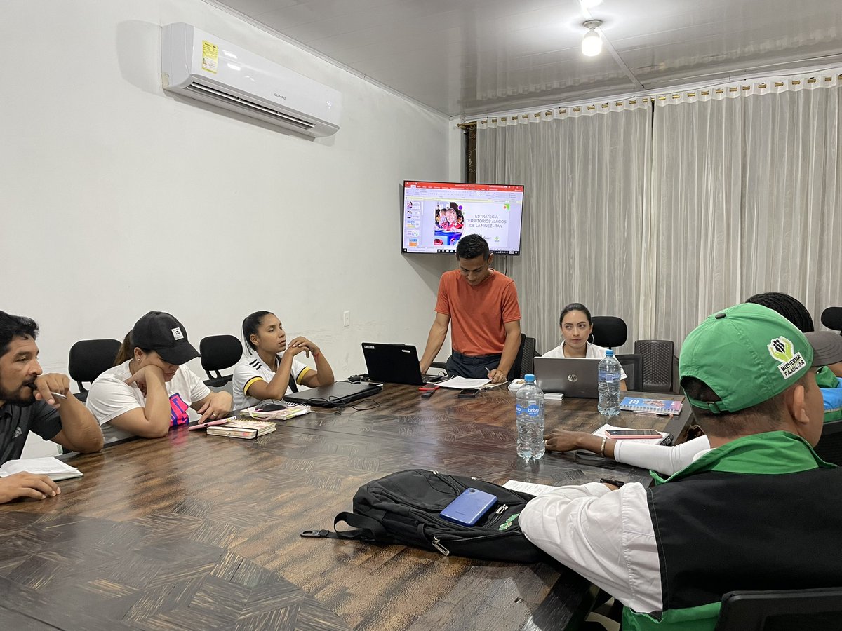 Alcaldiadeleg's tweet photo. #AEstaHora | Lideramos Consejo de Política Social en el municipio de Leguízamo.

Un espacio que se convierte en el escenario propicio para abordar temas y revisar compromisos en beneficio de nuestra población infantil, juvenil y adolescente. 

#gestionyresultados https://t.co/A4becHk7us