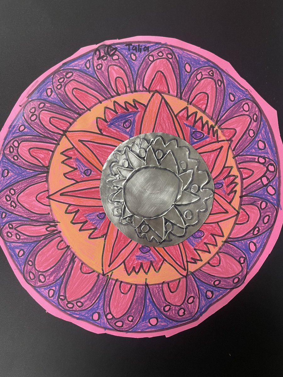 TheresaFontana's tweet photo. 2nd grade artists blew me away with their beautiful #folkartmirrors celebrating #hispanicheritagemonth
#artlessonsforkids #elementaryart #radialsymmetry #reppousse #mexicanfolkart @river_trail_d56 #d56achieve https://t.co/2MqmDVdyYh