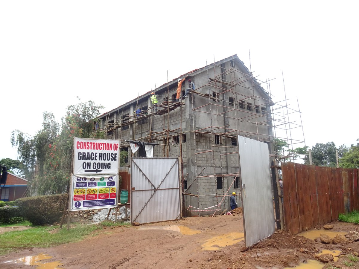 ugandaclays's tweet photo. Our Head of Sales &amp; Marketing- Mark Rwomushana, and the Head of Finance-Jones Muhumuza handed over a donation of 10,000 face bricks to the Kings College Budo HM- Mr.John Fred Kazibwe.The donation is to support the reconstruction of Grace House which was gutted by fire last year. https://t.co/kqNjoTLPic