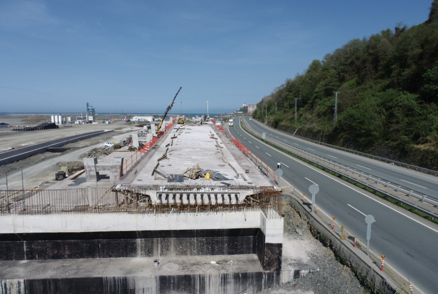 Allplan's tweet photo. Designing a complex, 444-meter-long bridge in just two months sounds impossible β but YΓΌksel Proje engineers proved that it is not. See how they did it: https://t.co/TQNGhK5sSV #allplan #allplanbridge #parametric #parametricdesign #4dmodel #bridgemodeling https://t.co/TU4MqpB7PJ
