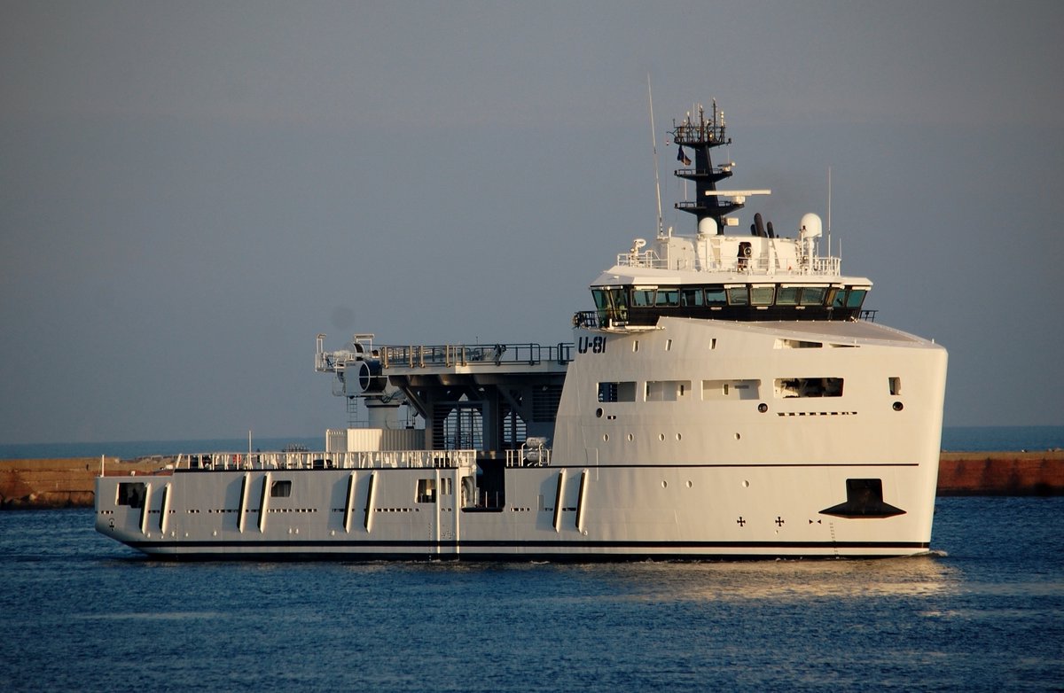 Dutchyachting's tweet photo. The 80m/ 262ft yacht support vessel U-81 as seen bij Ruud in IJmuiden earlier this month. Photos by Ruud Coster. 

#U81 #DamenShipyards #YachtSupportVessel #IJmuiden #RuudCoster https://t.co/JSTZELgiDw