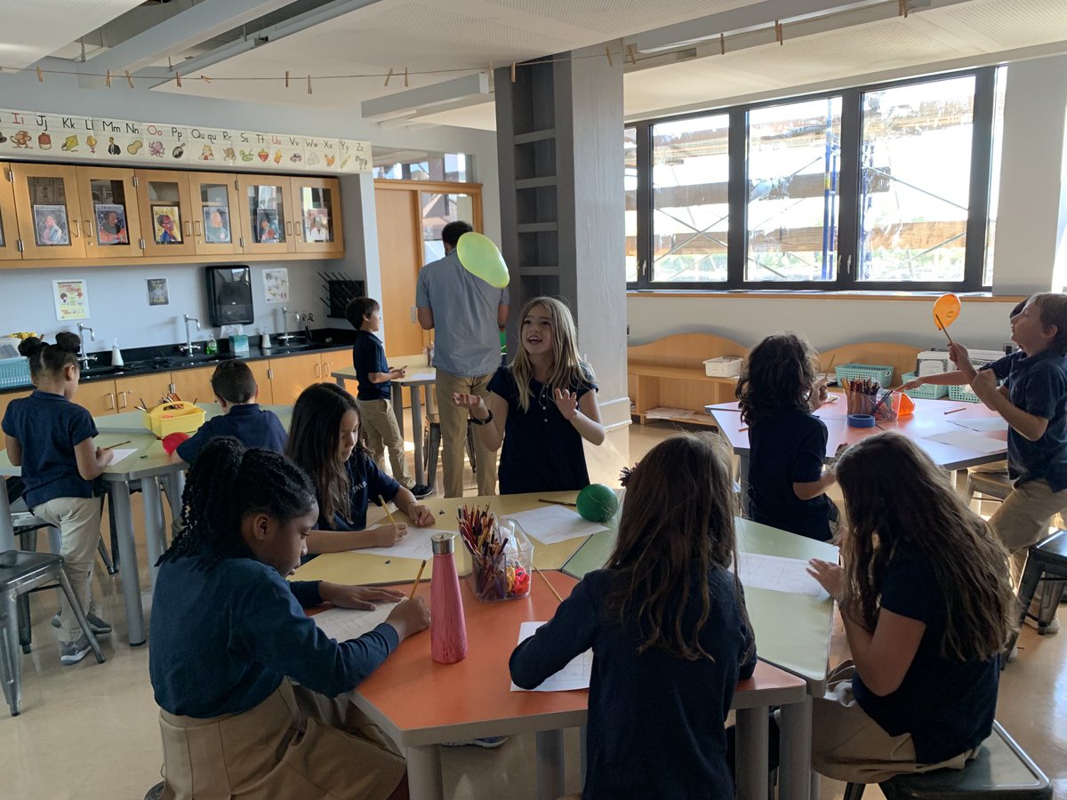 LSTownSchool's tweet photo. 3rd graders in #Science class ⁦@TheTownSchool⁩ explore attributes of balloons filled with different materials. #exploration #experiment https://t.co/Vzq8CZp0Sp