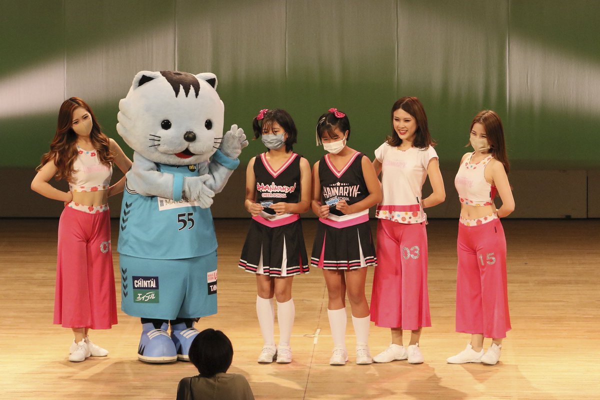 kyotohannaryz's tweet photo. 本日のHANNARYN CHEER SCHOOL LIVE2022👑表彰👑
👏👏ベストチアスピリット賞👏👏
第1公演 京都リサーチパーク校(土)
ジュニア後半
第2公演 京都リサーチパーク校(火)
ジュニアクラス2
POMCHEの晃和様よりチアグッズが贈られました👏👏
#POMCHE https://t.co/JajJMgGCZN