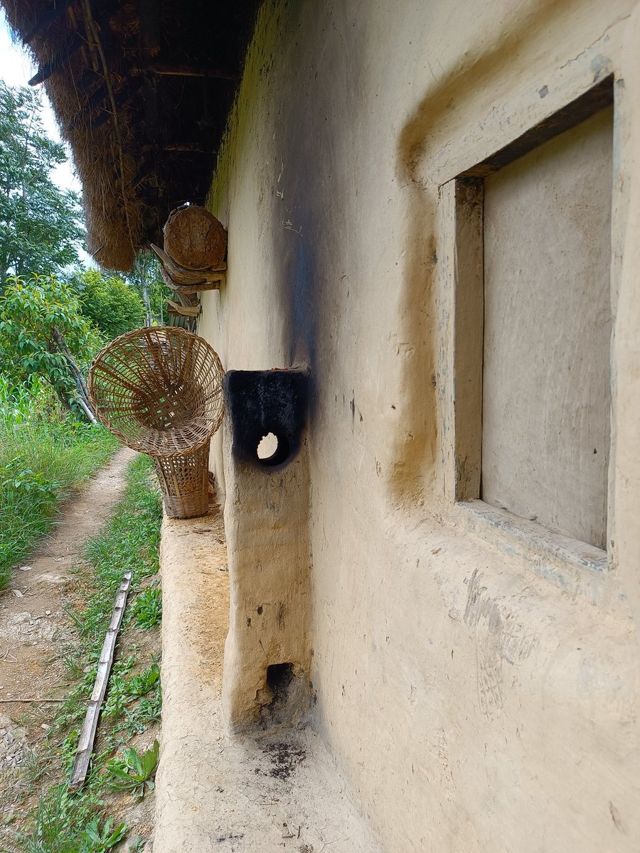 sankuchy's tweet photo. A chimney to get rid of indoor smoke. #ImprovedCookStove to reduce #IndoorAirPollution #EverydayNepal https://t.co/1CaR21l36c