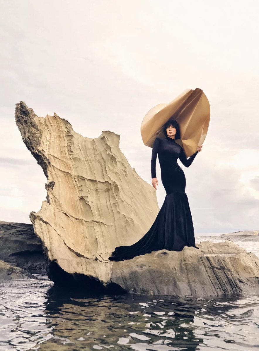 jacquemusx's tweet photo. Still not over how good the FIRST editorial of Vogue Philippines was https://t.co/kuABe4L5u9