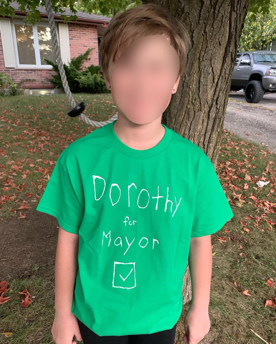 nicolekurtman's tweet photo. Municipal election 2022. Asena knew exactly which mayoral candidate she was going to support as soon as @DorothyMcCabe announced she was running. Making a “Team Dorothy” shirt with a check mark was her way of casting her vote. ✔️ This girl. 💚 https://t.co/WvXJiLtSDr