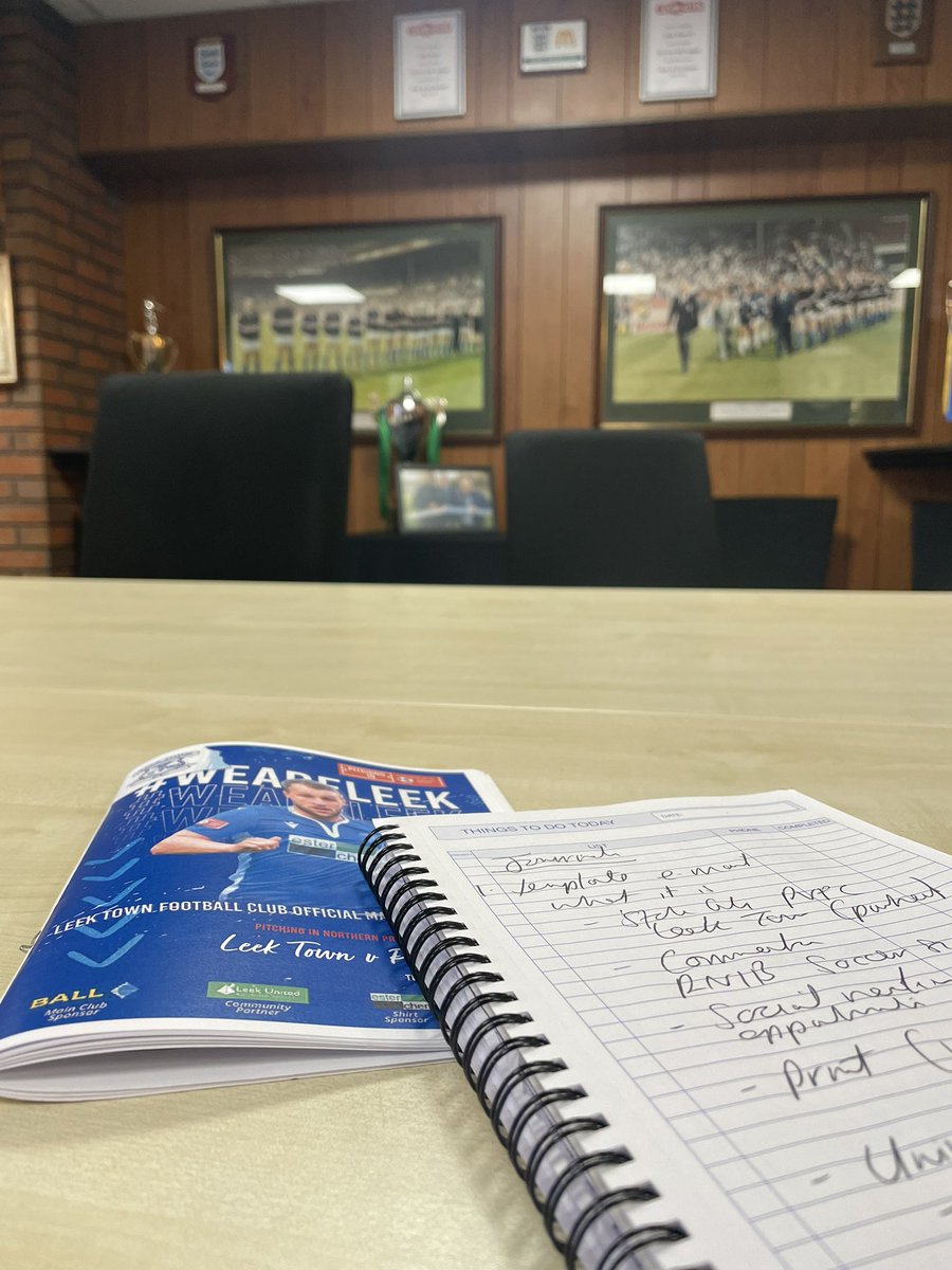 Friday football meetings with our partners at @leektown creating opportunities that benefit the community in @staffsmoorlands @Higher_Horizons @StaffsUni @KeeleUniversity ⚽️🎙