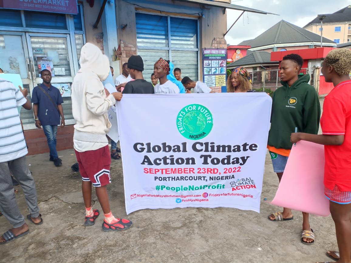 Jnwamson's tweet image. Global Climate Strike in #PortHarcourt @FridaysNigeria @Fridays4future  #FFFPortHarcourt #Nigeria 📍 #Schoolstrike 
#FridaysForFuture #ClimateStrike
#PeopleNotProfit #GlobalClimateStrike 
#Schoolstrikeforclimate 
@GretaThunberg
@LicypriyaK
 @Sarahhh_lndian
 @NeelkamalTOI
