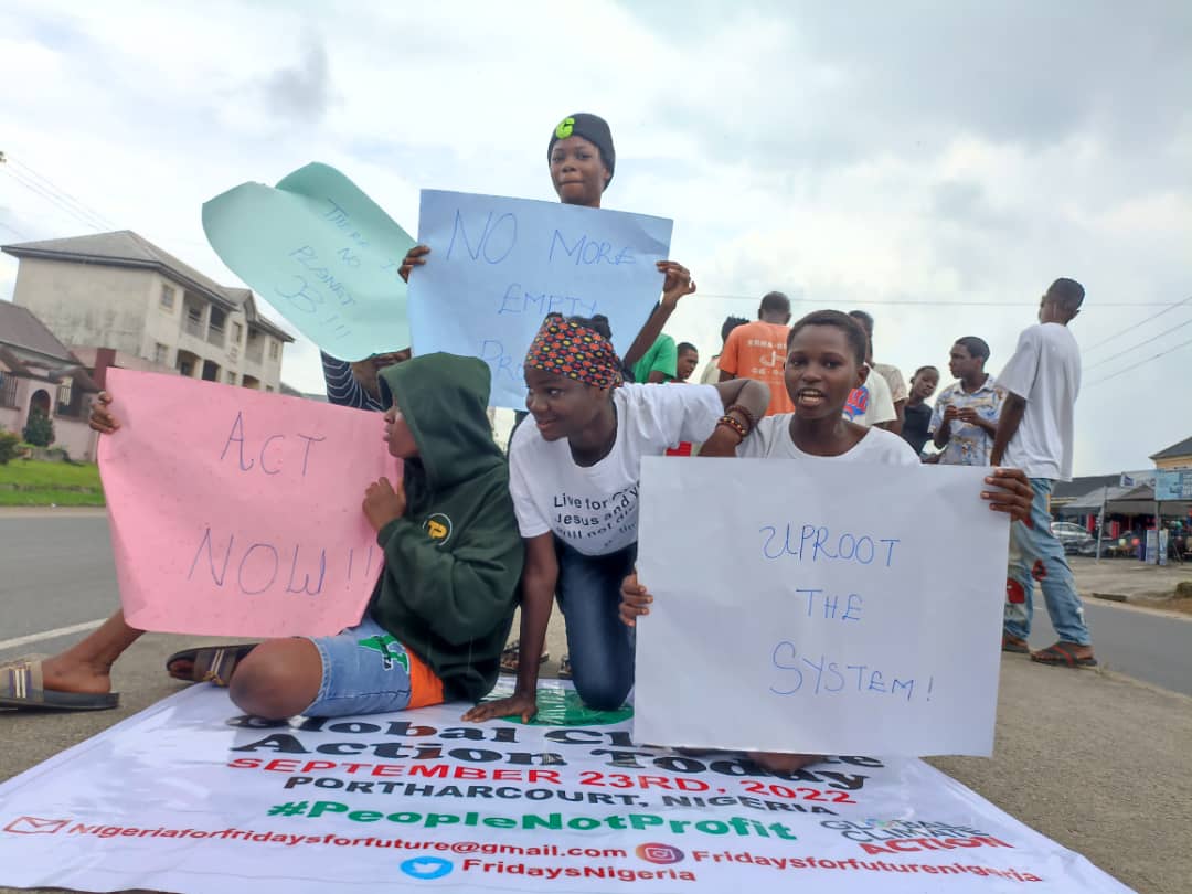 Jnwamson's tweet image. Global Climate Strike in #PortHarcourt @FridaysNigeria @Fridays4future  #FFFPortHarcourt #Nigeria 📍 #Schoolstrike 
#FridaysForFuture #ClimateStrike
#PeopleNotProfit #GlobalClimateStrike 
#Schoolstrikeforclimate 
@GretaThunberg
@LicypriyaK
 @Sarahhh_lndian
 @NeelkamalTOI