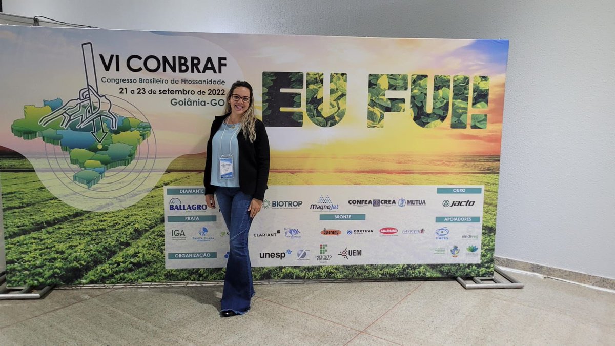 LeeaBrasil's tweet photo. Tenho uma notícia para você 🗞
. 
@pamelacastropereira aluna de pós graduação que desenvolve suas pesquisas no @leea_brasil e @labmatounesp, está presente no VI CONBRAF - Congresso Brasileiro de Fitossanidade✔️ https://t.co/raPNWokMJs