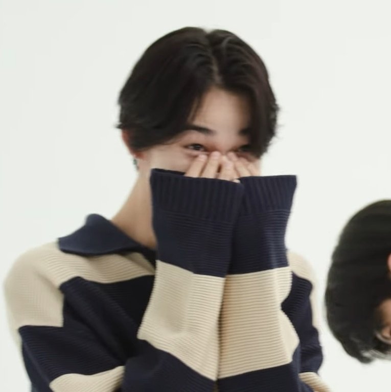 nksource's tweet photo. 🤭 #ni_ki #니키 https://t.co/fR1p2Gyjyz