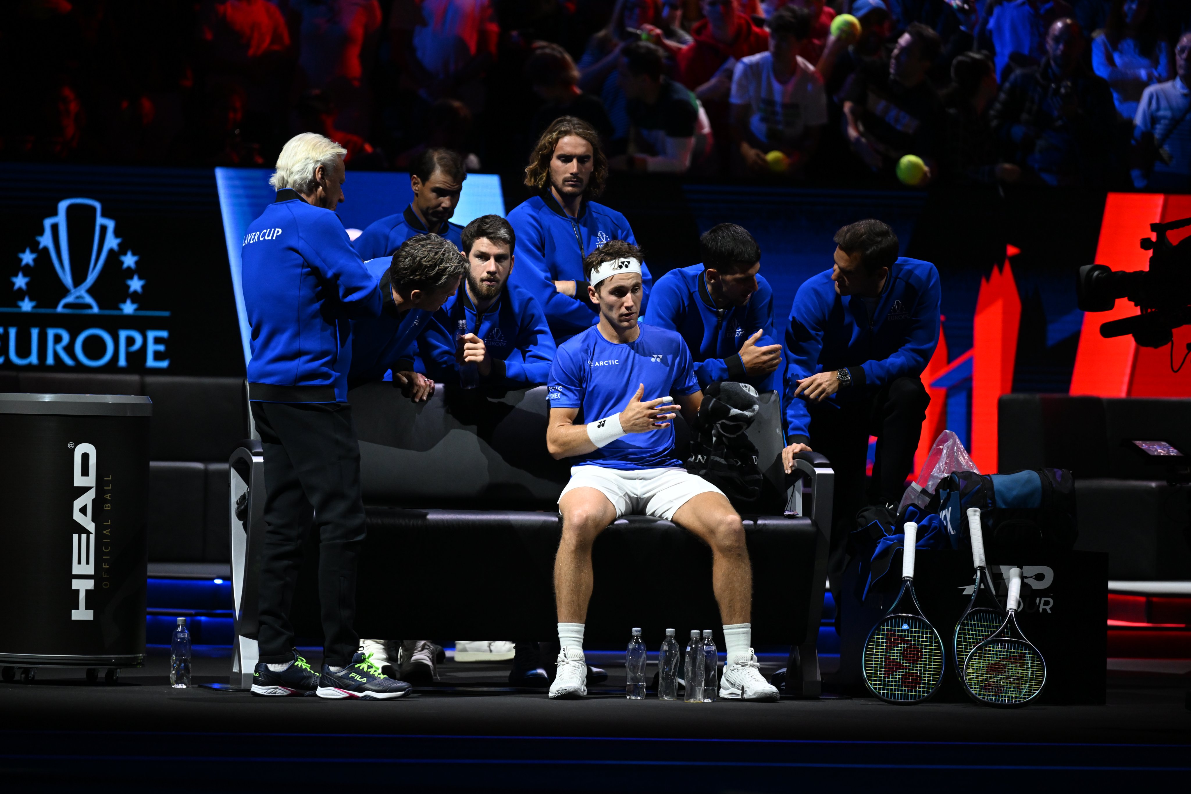 Laver Cup 2022 - Day 1: Roger's Last Match (Sep 23)  FdWTAzrXkAMpLOW?format=jpg&name=4096x4096