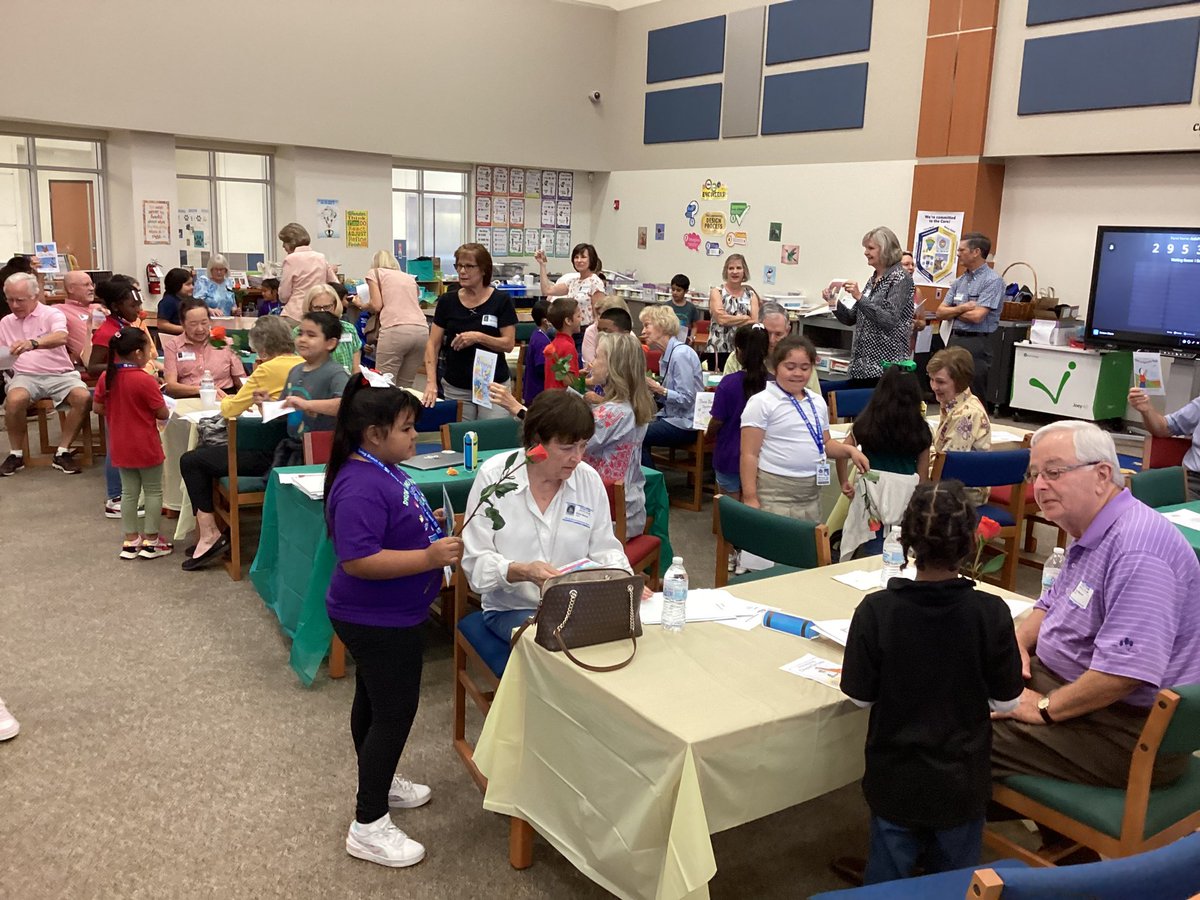 Library_SBE's tweet photo. Thanks to @ChapelwoodUMC for joining our @SBEBears through the SBISD Reading Buddies Program!  @Library_SBE #sbisdreaders https://t.co/lUkzL6vUXB