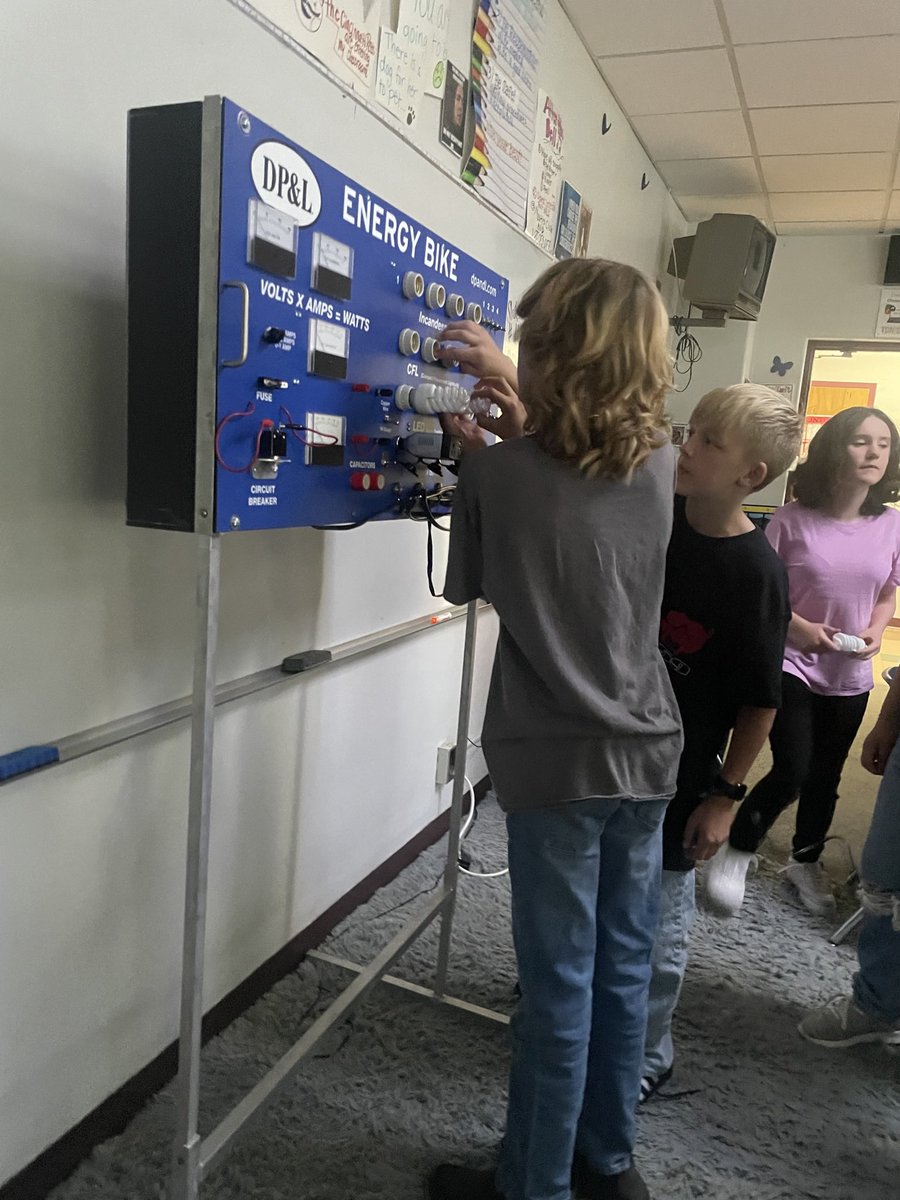 ECMS_Shaner's tweet image. In my STEM class we started our unit on Kinetic and Potential Energy with the middle school&apos;s energy bike. The students assembled it collaboratively with little direction from me. #ohioenergyproject 
@ECLocal #scientificinquiry