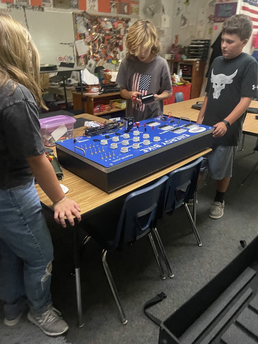 ECMS_Shaner's tweet image. In my STEM class we started our unit on Kinetic and Potential Energy with the middle school&apos;s energy bike. The students assembled it collaboratively with little direction from me. #ohioenergyproject 
@ECLocal #scientificinquiry