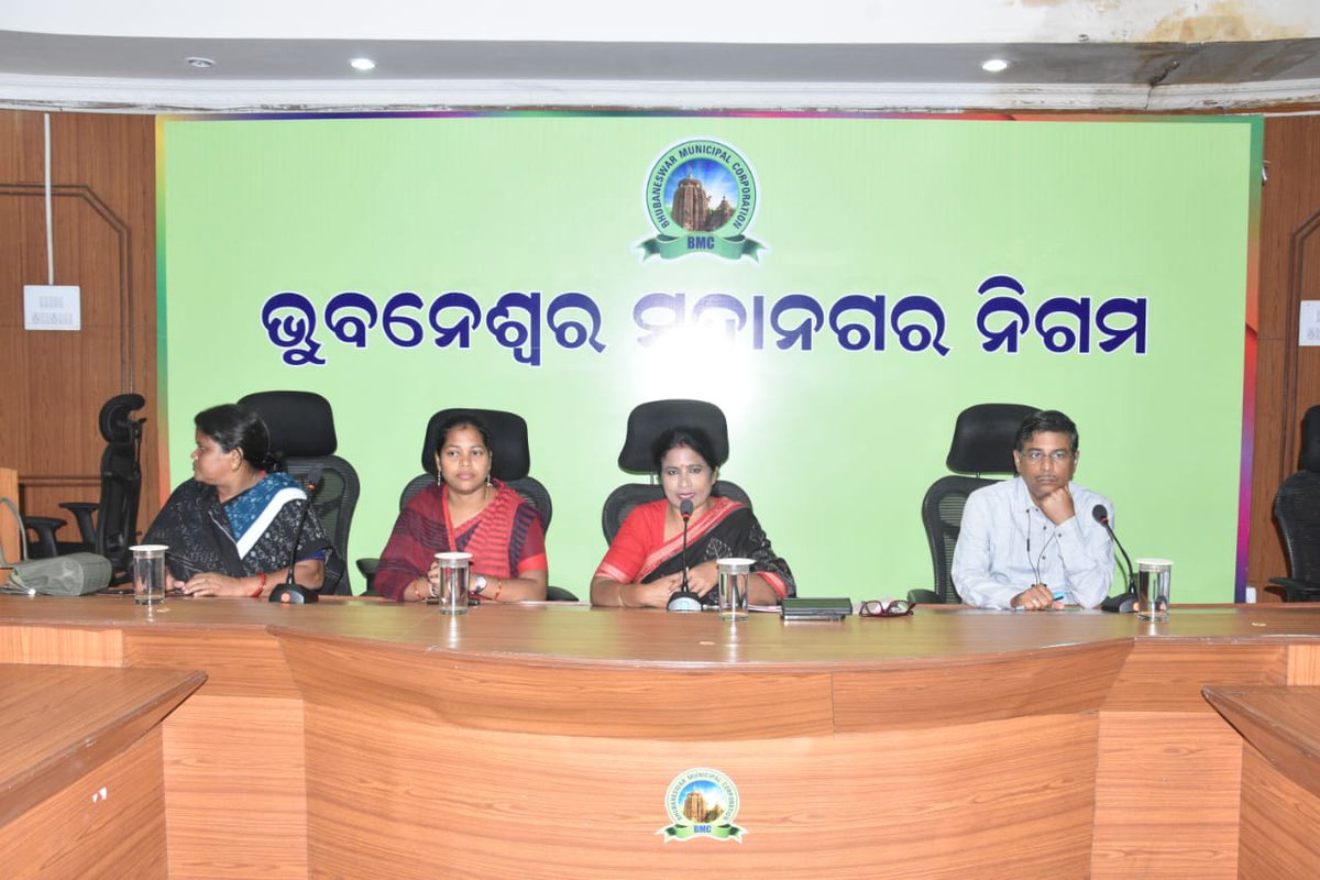 bmcbbsr's tweet photo. The #PublicInterface meeting of ward nos-35 & 36 was held today at the BMC office. Ward representatives interacted with the Hon'ble Mayor, Deputy Mayor, Corporators, Add. Comm & Team BMC. Discussion was on ward development along with addressing the grievances of the citizens. https://t.co/ZSgzYKbAe9