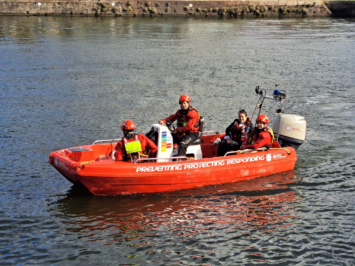 AvonFireRescue's tweet photo. 🌊🚒It was a privilege for @spshilton and @AFRSBedminster to spend the day with @HSheriffBristol, as crews showcased our #WaterSafety capabilities as well as #BedminsterFireStation!
#NotJustFires #AvonFire https://t.co/AXqcRtct7h