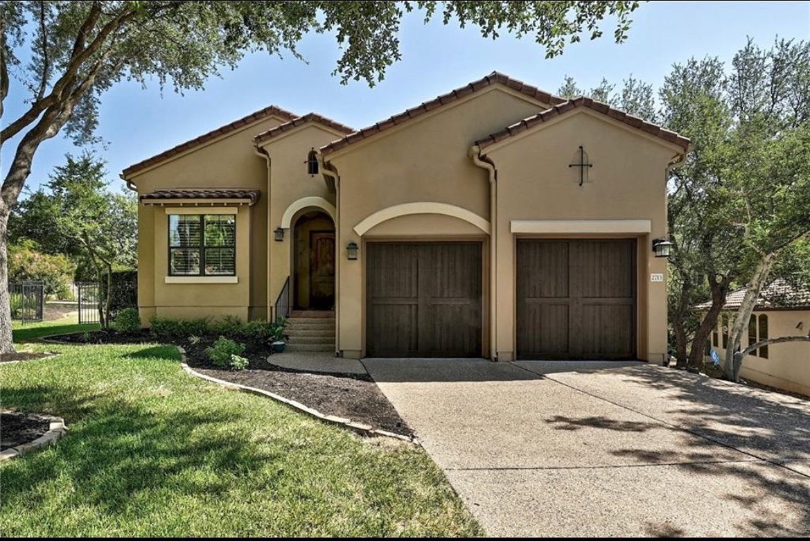 UNDER CONTRACT | 2713 Woodland Hills Cove 

It’s always exciting to help our clients get their new home! This stunning one-story home has attention to detail and beautiful scenery. 

#austintexas #forsale #visitatx #austinrealtor #undercontract #realestate #austinrealestate