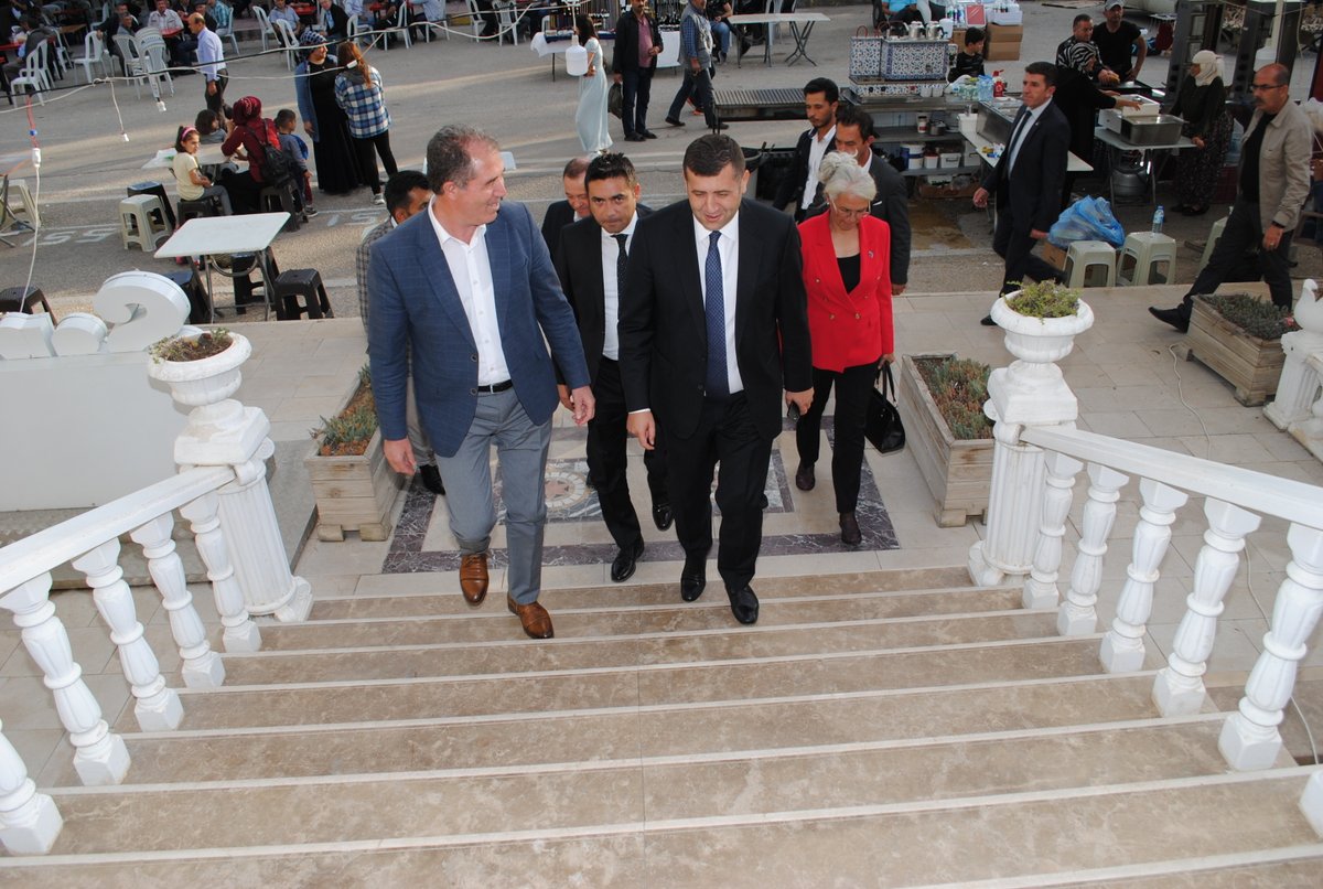 MHP Kayseri Milletvekili Mustafa Baki Ersoy'u ilçemizde ağırladık. İlçe Kaymakamı Hasan Çakır ziyaretinin ardından Belediye Başkanımız Hüseyin Çam, ile bir araya  gelen Ersoy, ilçede yapılan çalışma ve projeler hakkında bilgi aldı.