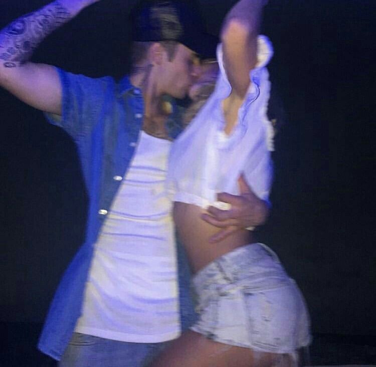 biebrvogue's tweet photo. bound to fall in love - kanye west 🤍 https://t.co/eEJNgDCRaj