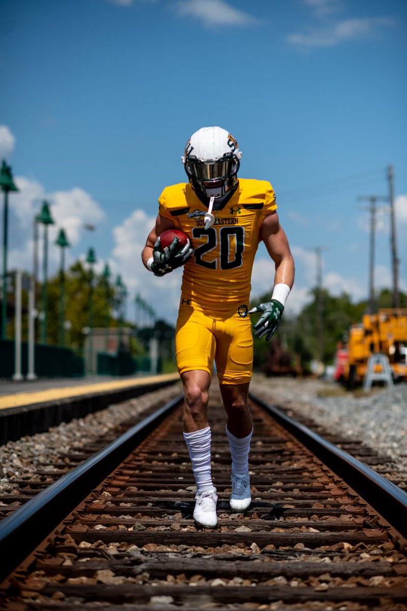 NCAA_FCS's tweet photo. Drip level 💯‼️

#FCS x 📸 @LionUpFootball 
https://t.co/8784zZouNE