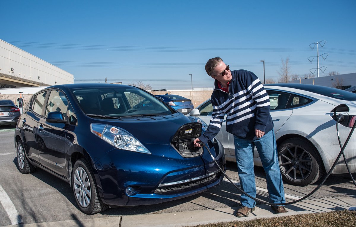 RMP_Utah's tweet photo. 🚗🔌It’s National Drive Electric Week! As more drivers make the switch, we’re here to help you go farther. https://t.co/GeqGkzBXiP
#NDEW2022 https://t.co/qi4fcwqlmx