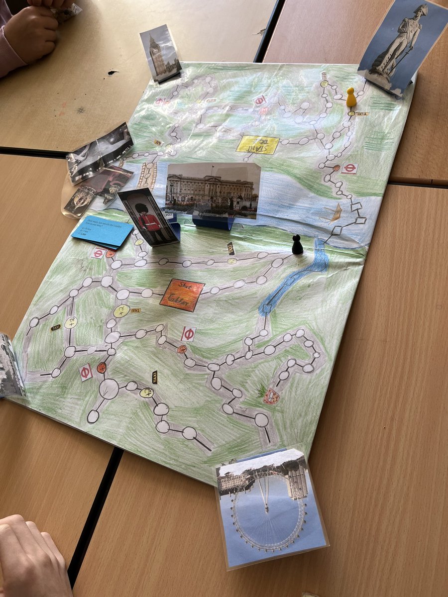 Noelte030's tweet photo. Heute: Lernreise einer Reisegruppe der Ev. Schulstiftung in der EKBO ans ESG Gütersloh. Vielen Dank an @FugmannMartin @hav_hendrik und das Team für den herzlichen Empfang! Die Spiele sind Teil eines alternativen Prüfungsformats: Feedback zum Spiel wird bewertet und ist Bewertung. https://t.co/qBohwuGqLg