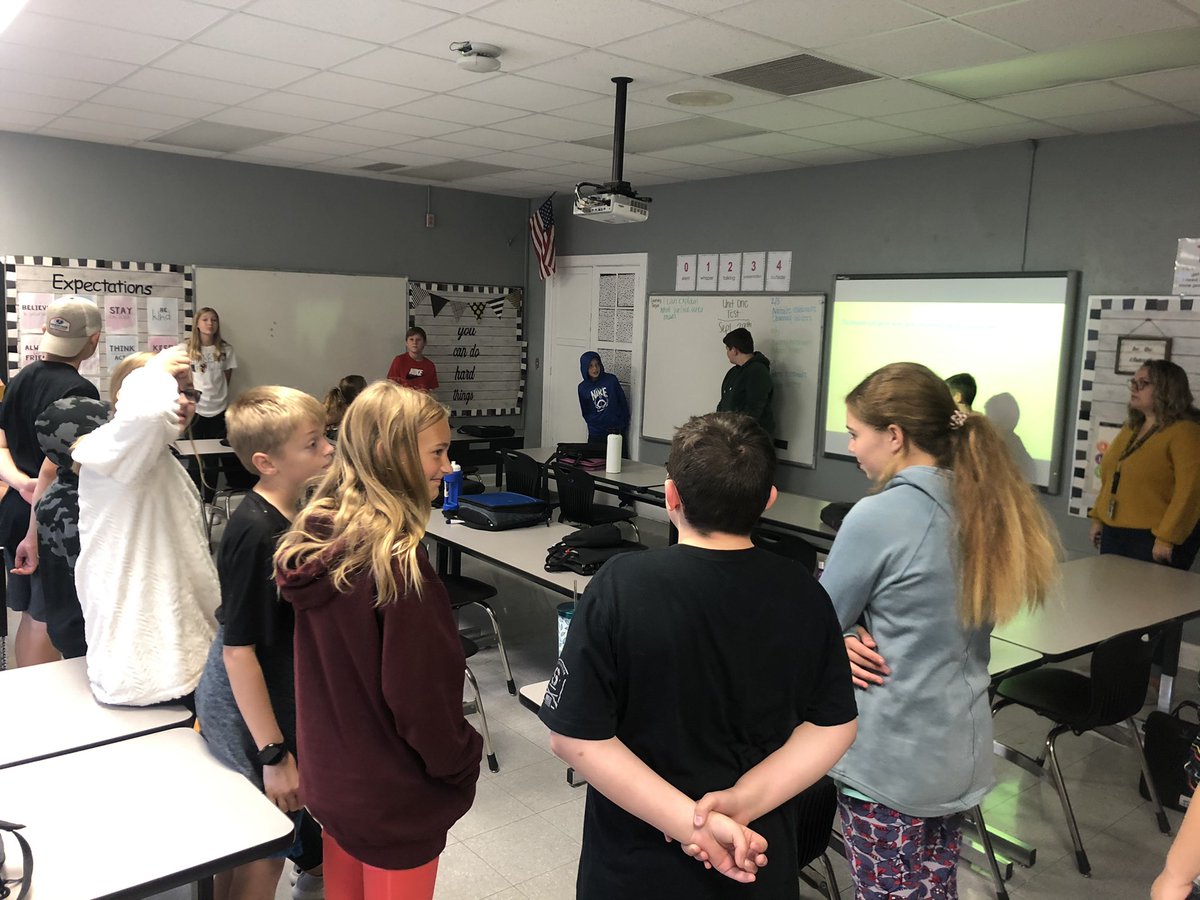 bayleenowlin's tweet photo. It was so fun to catch up and play an ice breaker game with my Advisory class from last year! #fmsteach https://t.co/sVwxclQFan