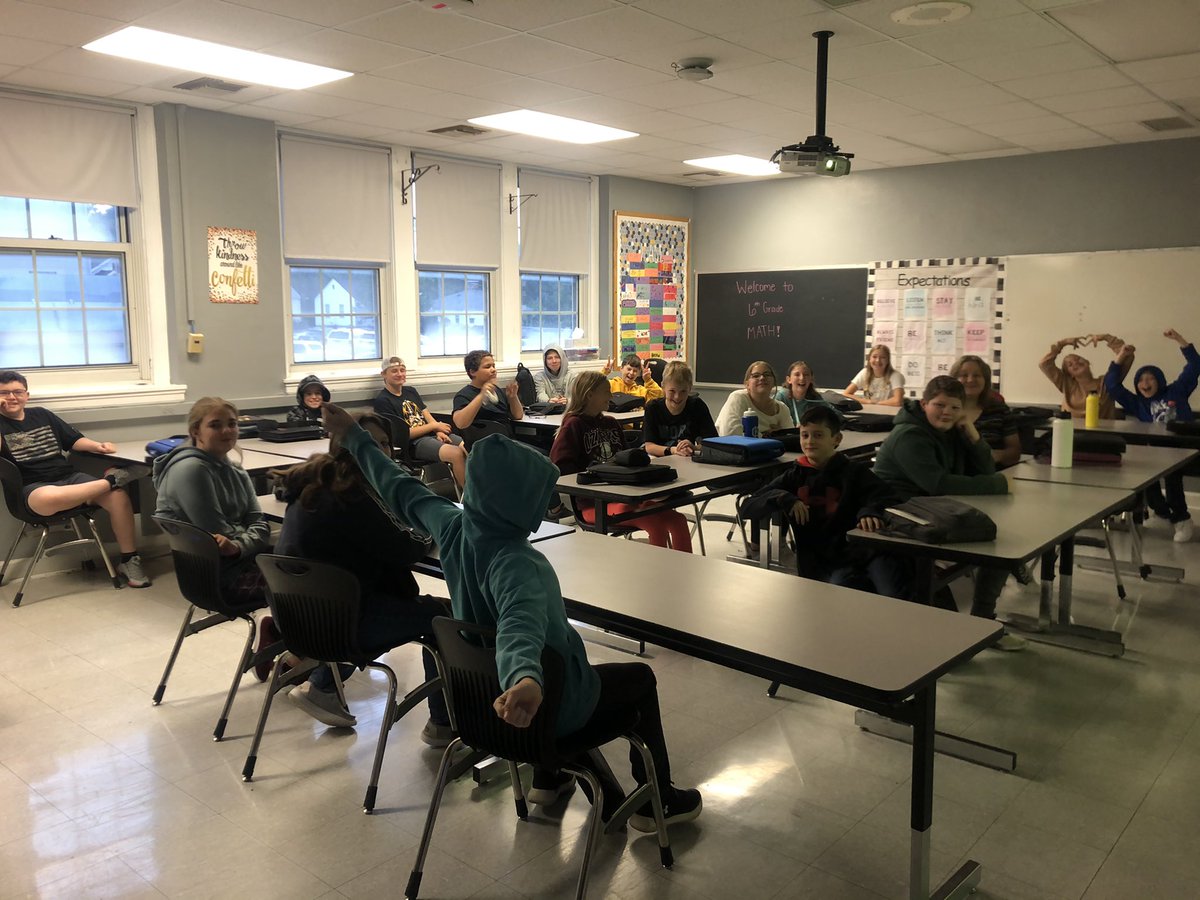 bayleenowlin's tweet photo. It was so fun to catch up and play an ice breaker game with my Advisory class from last year! #fmsteach https://t.co/sVwxclQFan