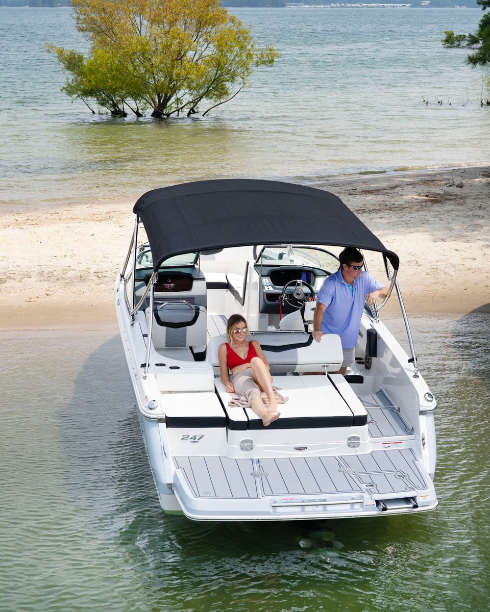ChaparralBoats's tweet photo. We miss summer already #seconddayoffall #lovewhereyoulake https://t.co/wDG5yx0DLw