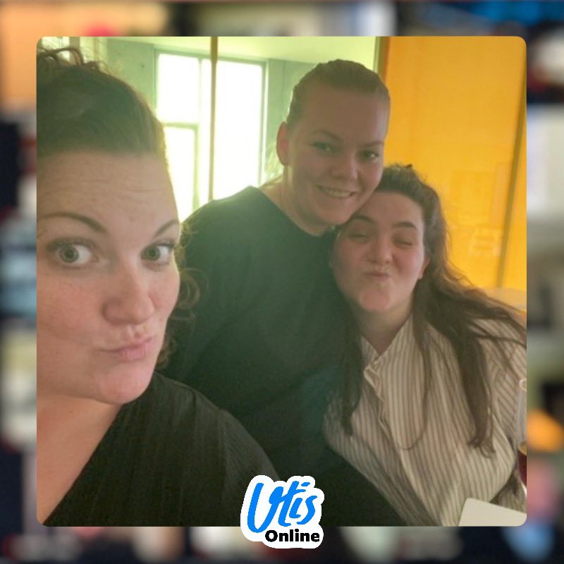 Við þurfum ekki bakkelsi þar sem við erum of sætar 🤩 #utisonline <a href="/LindaMH82/">Linda María Jensen</a> <a href="/elfaingvadottir/">Elfa Ingvadóttir</a>