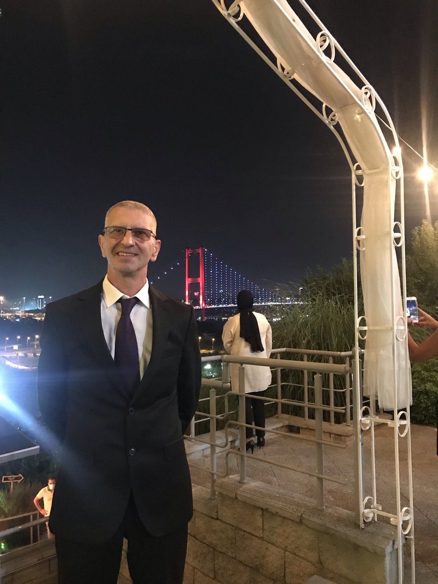 HakanEsertepe1's tweet photo. #Ey #YâR ❤️_______
_______BîR #CemrE GîbîydîN
ÖncE #AkLıma
SonRa #YüreğîmE Düştün ❤️
#Sevdan üflendi Bir Kere
Vakit #Aşķ-ı kıyamet.!! ❤️
Sen #Kopuyorsun Yüreğimde
#Ey yar.!
"Yüreğim #Yüreğine Emanet. ❤️
______❤❤️______iyi akşamlar https://t.co/oxty09MxPH