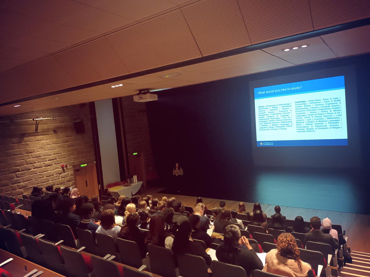 BlueCoatCofE's tweet photo. We are proud to have become a hub in the city working in partnership with @ClareCollege and @UniofOxford . Today we hosted a city event with a number of other Sixth Forms joining us to learn about Oxford and Cambridge universities. We look forward to our next city event! #BCp16 https://t.co/aP9VfLYgZk